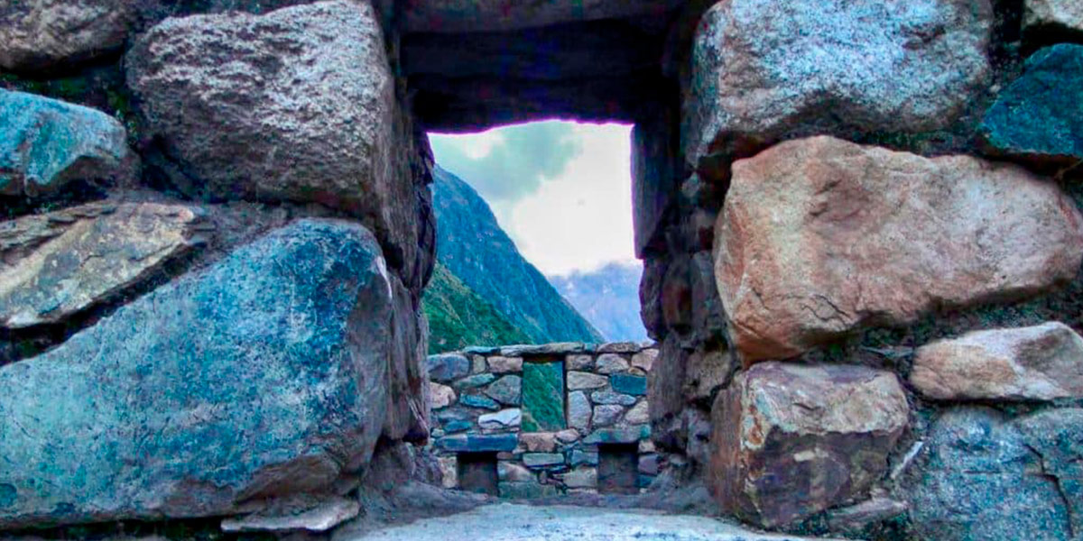 inca trail machu picchu stone windows