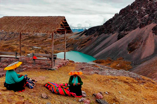 lares trek and short inca trail tour towards Machu Picchu